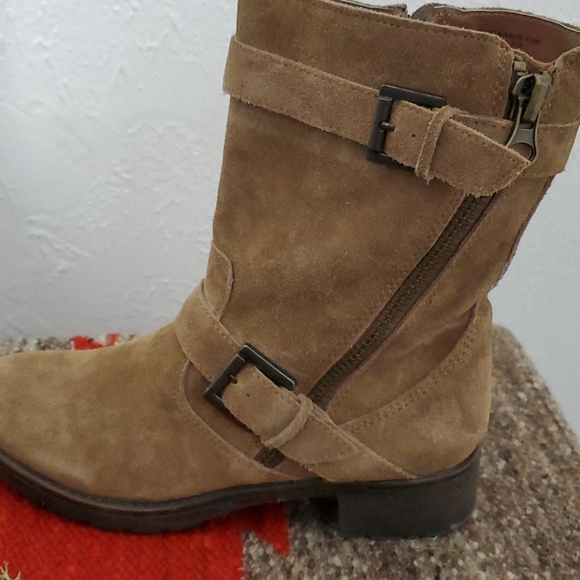 G.H Bass suede short boots - Picture 6 of 12